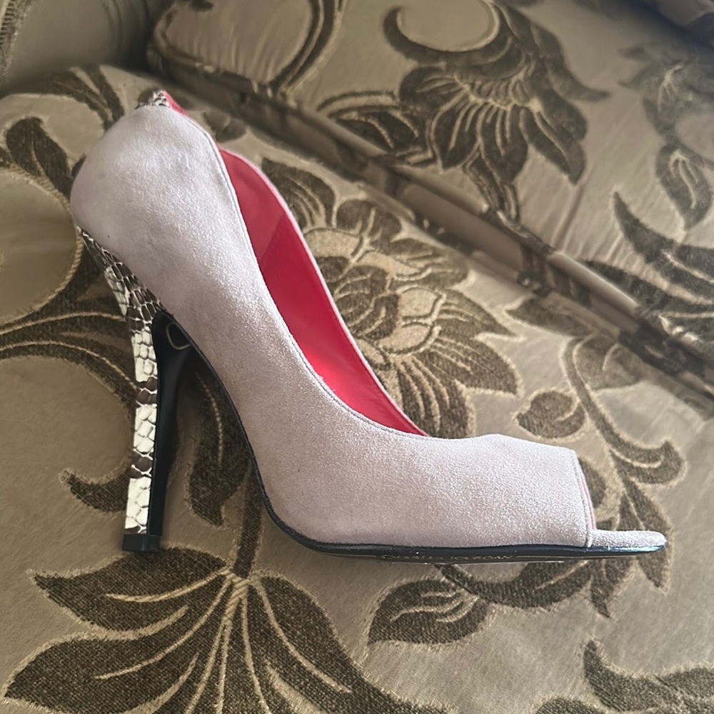 Charles Jourdan Gray Stiletto Heels with Knife-Inspired Design snake skin heel